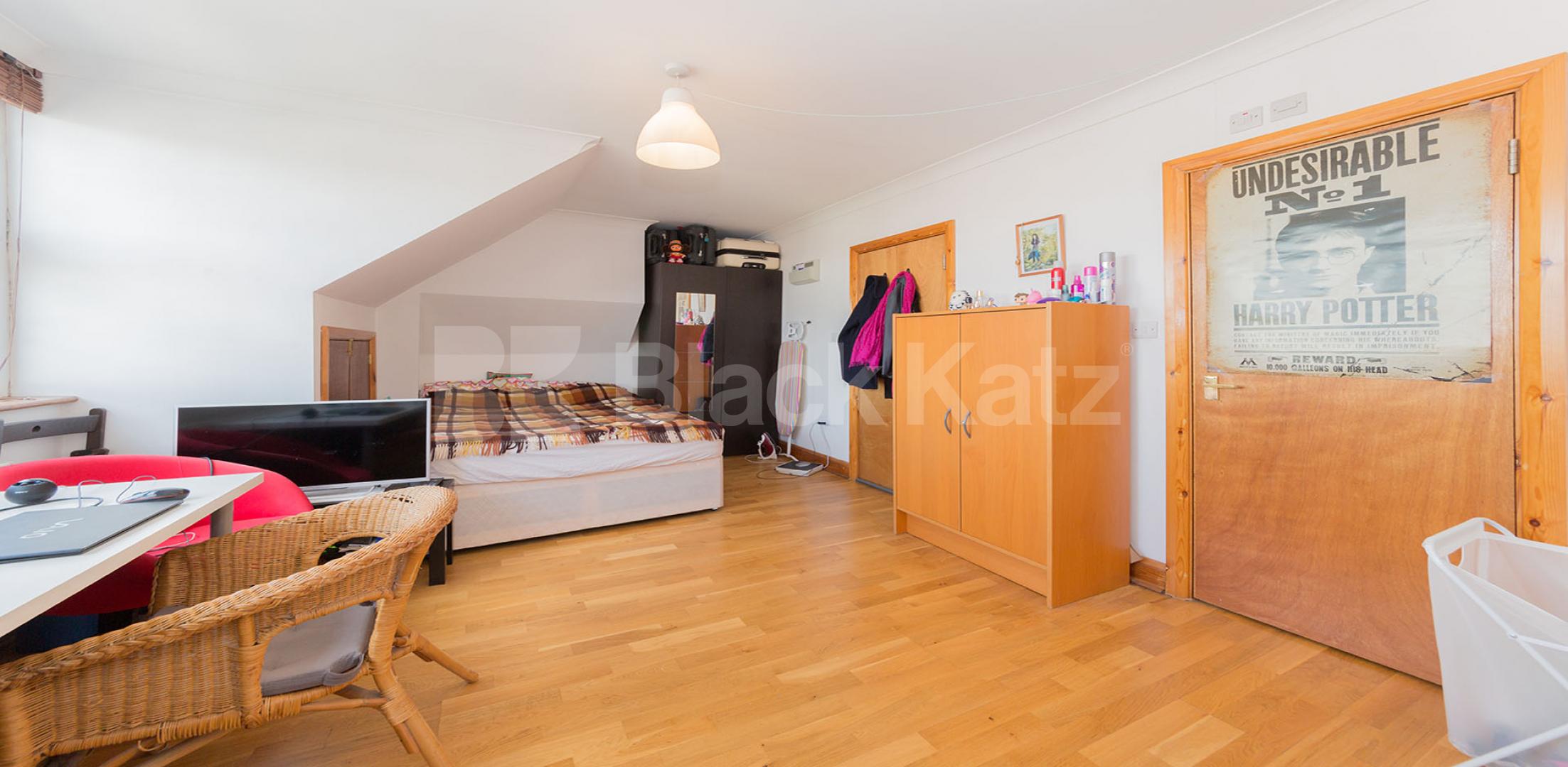 Modern and stylish bathroom Studio Apartment, Furnished Studio in